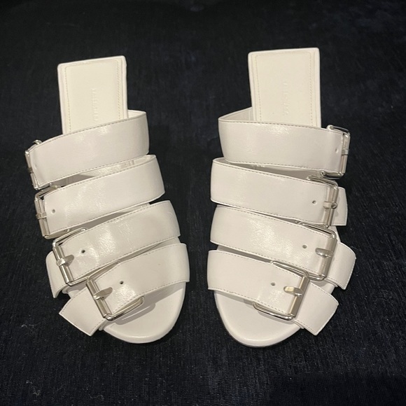 New edgy Balenciaga white leather sandals with straps with silver metal buckles. - Picture 2 of 8